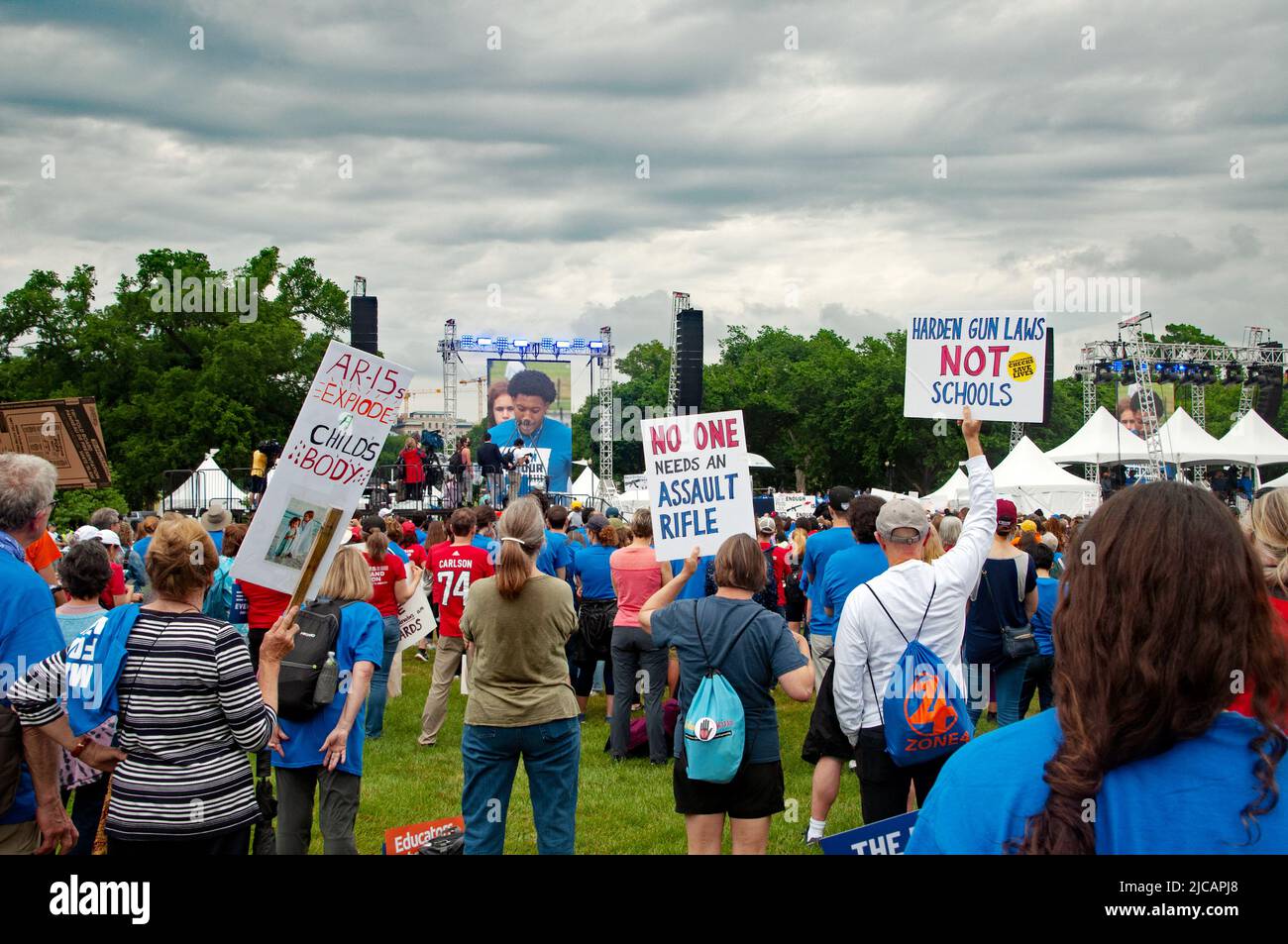 Washington DC, Stati Uniti. 11th Giu 2022. I dimostranti partecipano alla manifestazione di marcia per la nostra vita contro la violenza delle armi. Kirk Treakle/Alamy Live News. Foto Stock