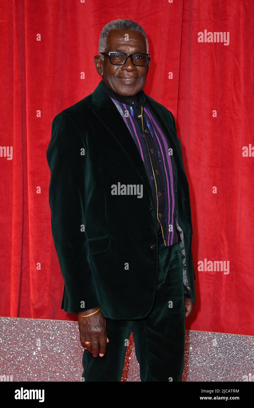 Londra, Regno Unito. 11 giugno 2022. Rudolph Walker arriva al British SOAP Awards 2022, all'Hackney Empire di Londra. Data foto: Sabato 11 giugno 2022. Il credito fotografico dovrebbe essere: Matt Crossick/Empics/Alamy Live News Foto Stock