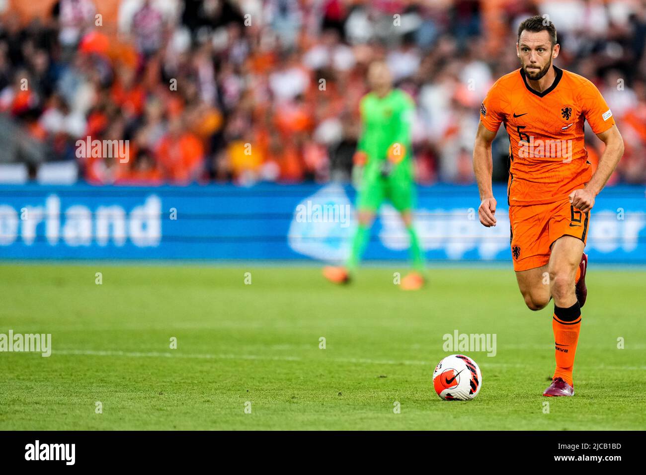 Rotterdam - Stefan de Vrij d'Olanda durante la partita tra Paesi Bassi e Polonia allo Stadion Feijenoord de Kuip il 11 giugno 2022 a Rotterdam, Paesi Bassi. (Da Box a Box Pictures/Yannick Verhoeven) Foto Stock