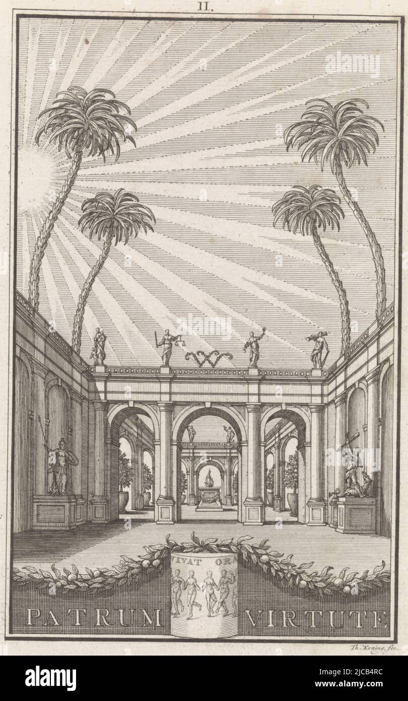 Vista di un cortile con tre archi al centro, poggiando su colonne sugli archi sono quattro statue, al centro personificazioni di giustizia e saggezza dietro gli archi è un'area sacrificale dove un fuoco sta bruciando vicino alla recinzione, a destra e a sinistra, Una statua su un'elevazione sopra il muro palme sporgono sotto l'immagine il titolo, cortile classico Patrum virtute , tipografo: Theodor Koning, (menzionato sull'oggetto), Amsterdam, 1758 - 1829, carta, incisione, a 195 mm x l 117 mm Foto Stock