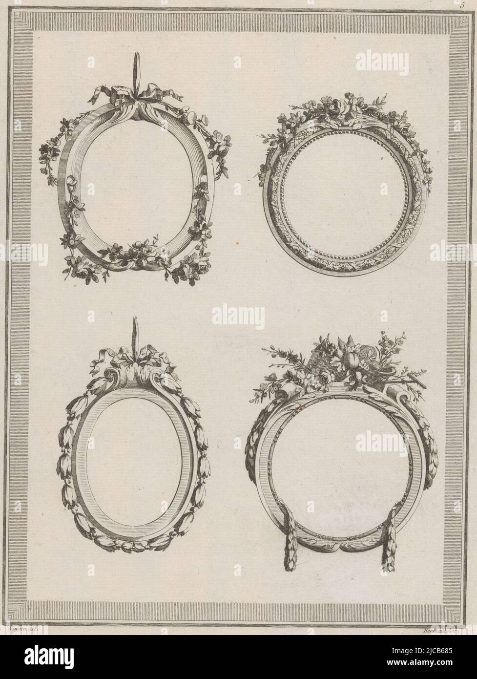 Quattro medaglioni con tendini di fiori e in basso a destra con un cesto e rastrello, medaglioni con tendini di fiori 14th Cahier de Trophh, tipografo: Pierre Gabriel Berthault, (menzionato sull'oggetto), disegnatore intermedio: Pierre Ranson, (menzionato sull'oggetto), editore: Esnauts & Rapilly, Parigi, 1778, carta, incisione, a 286 mm x l 220 mm Foto Stock