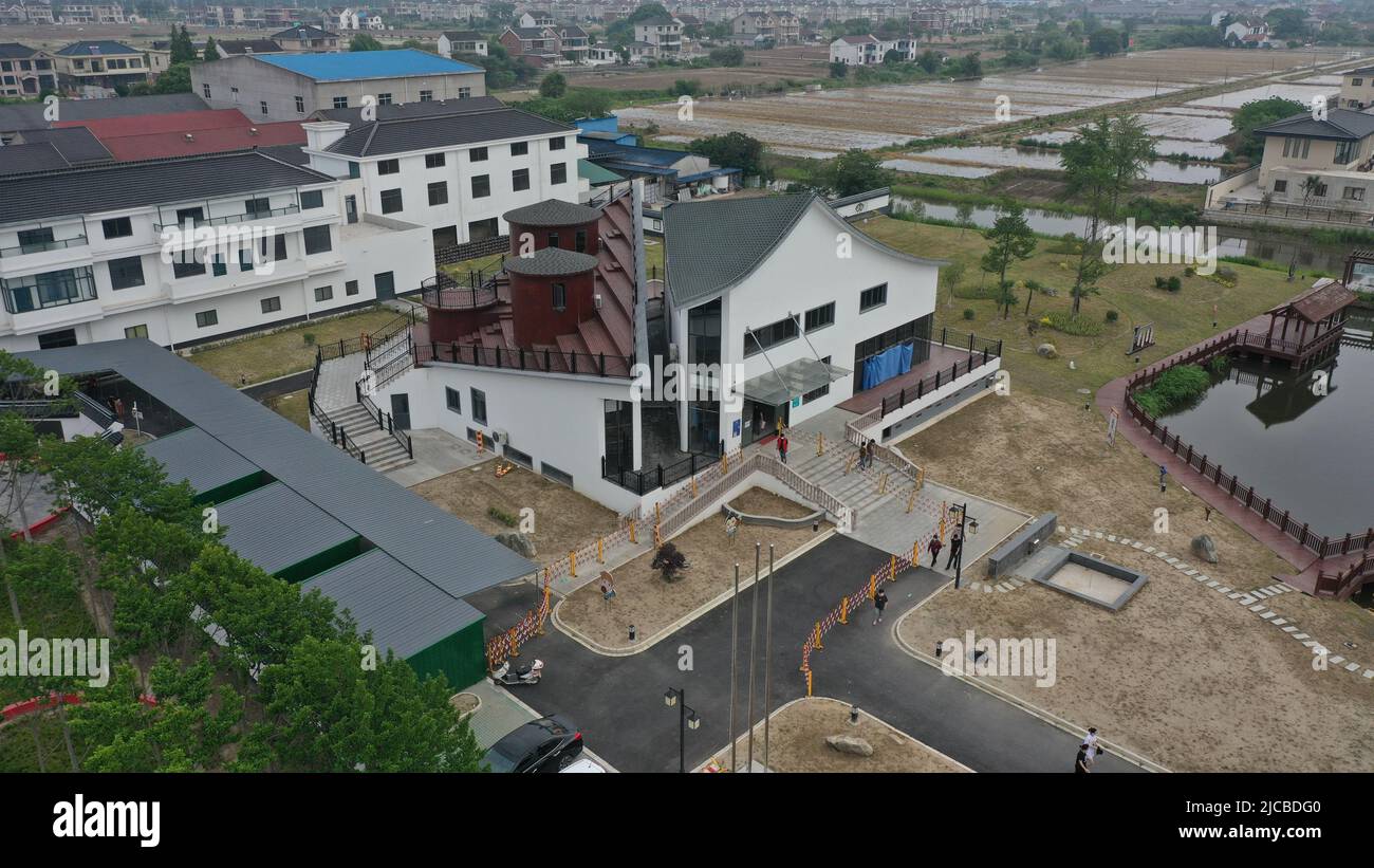 TAICANG, CINA - 12 GIUGNO 2022 - a Taicang, Est, è stata costruita una cantina per il vino di riso giallo con le caratteristiche del Sud del Fiume Yangtze Foto Stock