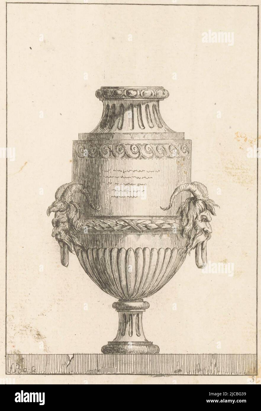 Un vaso con teste satiriche come maniglie, vaso con teste satiriche Nouveau Livre de vasi , tipografo: Juste Nathan Francois Boucher, (menzionato sull'oggetto), Juste Nathan Francois Boucher, editore: weduwe Francois Chéreau (II), Parigi, 1755 - 1782, carta, incisione, h 170 mm - l 115 mm Foto Stock