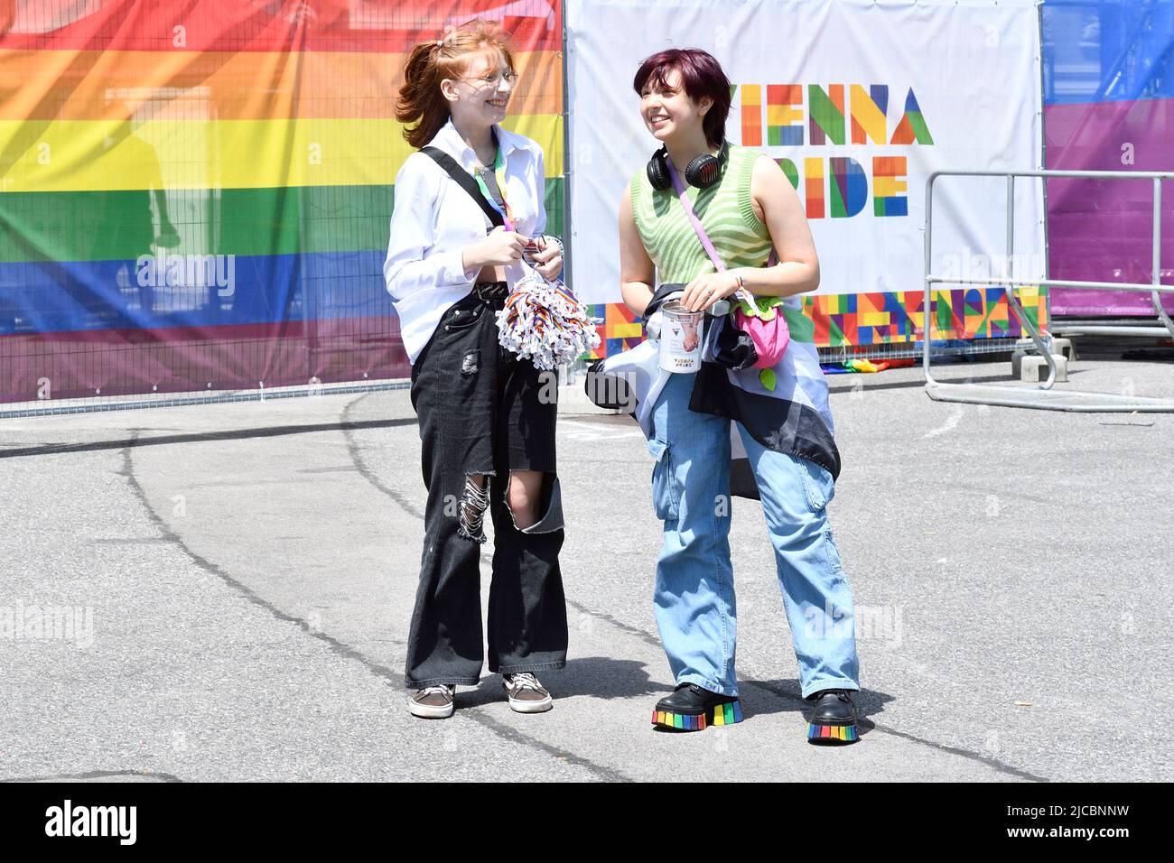 Vienna, Austria, 11th Jun, 2022. 26th Rainbow Parade sulla Wiener Ringstrasse Foto Stock