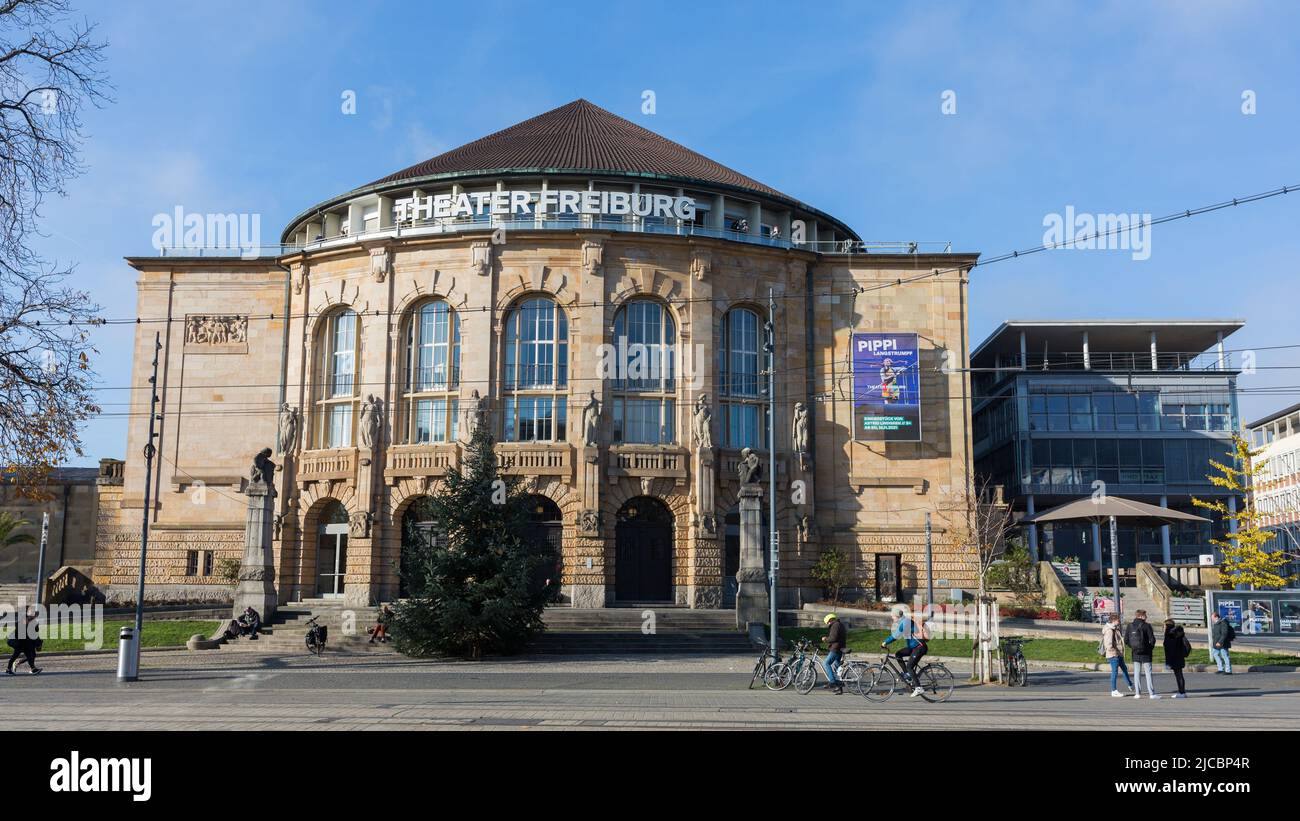 Friburgo, Germania - 19 novembre 2021: Vista sul teatro di Friburgo. Foto Stock