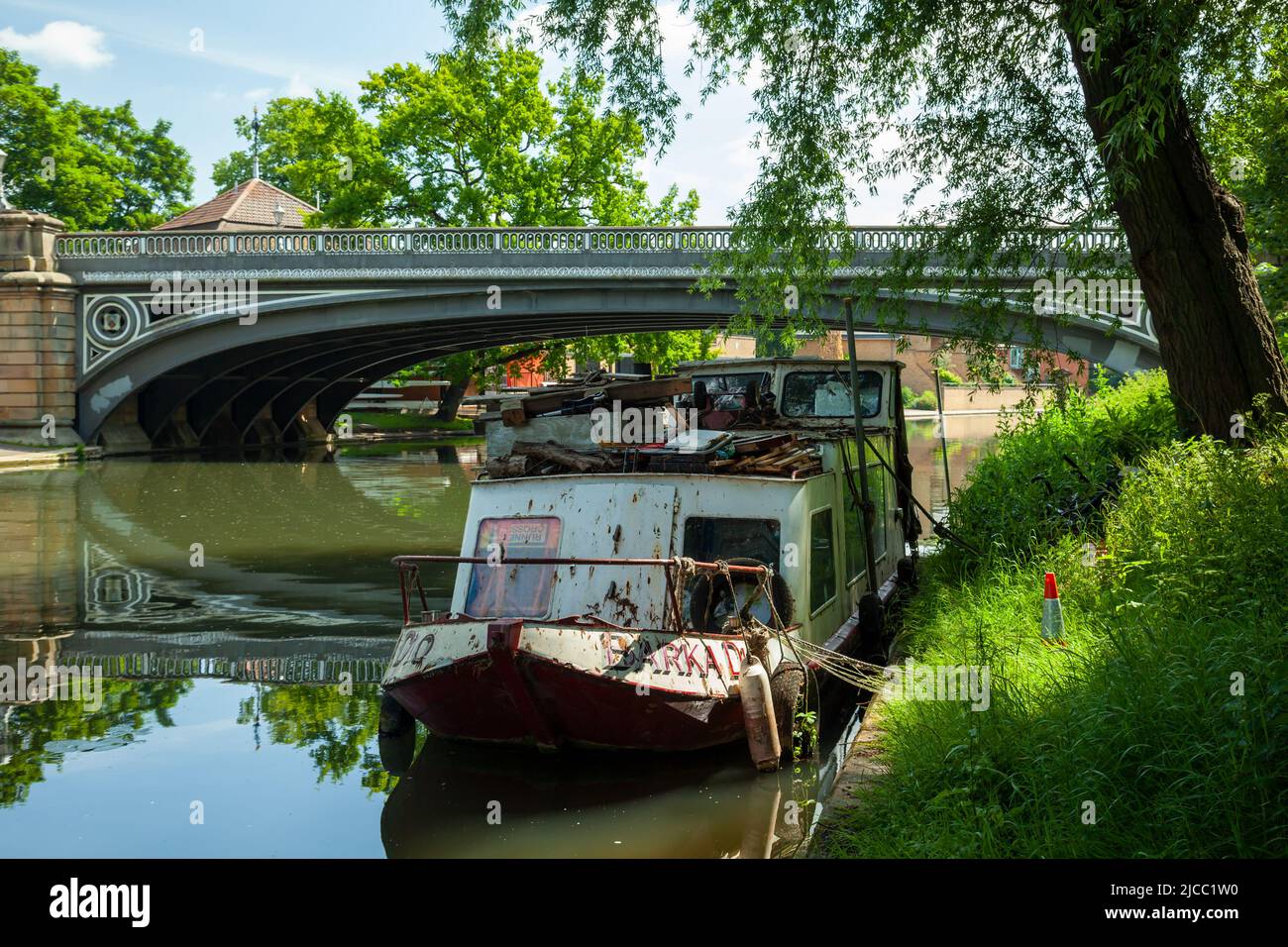 Houseboat attraccato sul fiume Cam a Cambridge, Inghilterra. Foto Stock