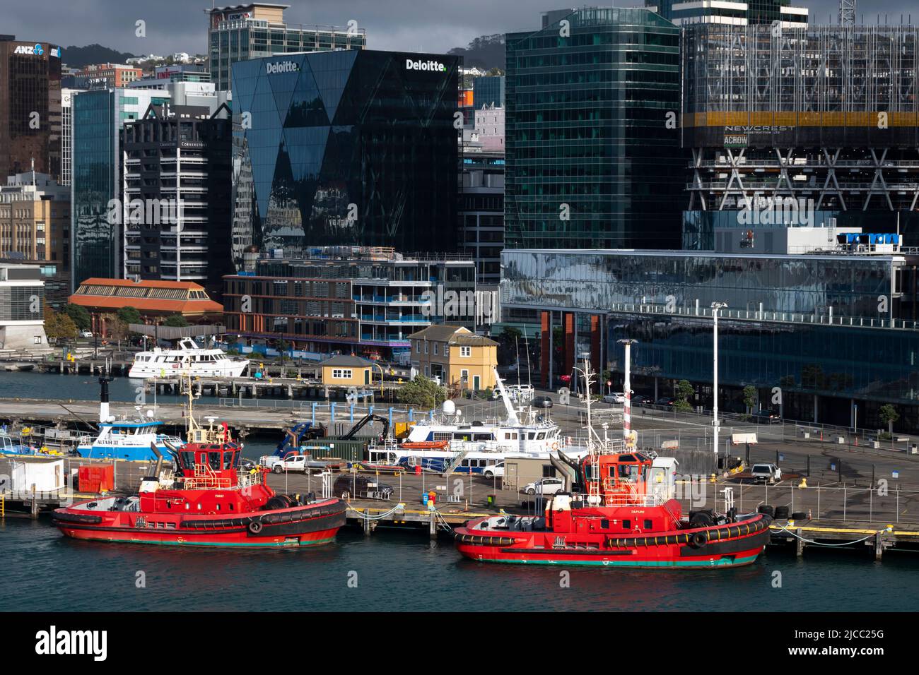 Alti edifici sul lungomare, Wellington, Isola del Nord, Nuova Zelanda Foto Stock