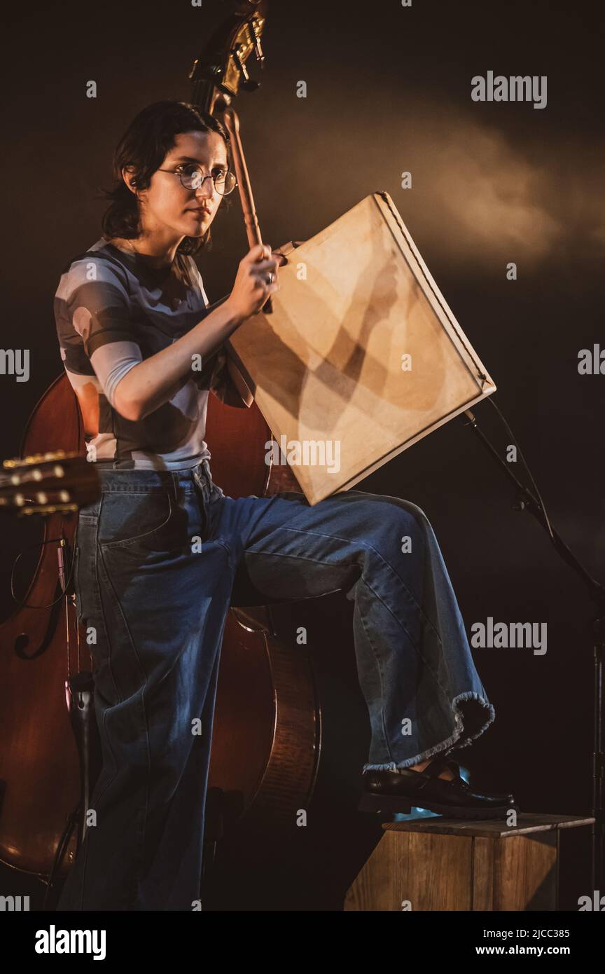 Guitarricadelafuente en su concierto de Zaragoza haciendo un esaurito en la Sala Mozart Foto Stock