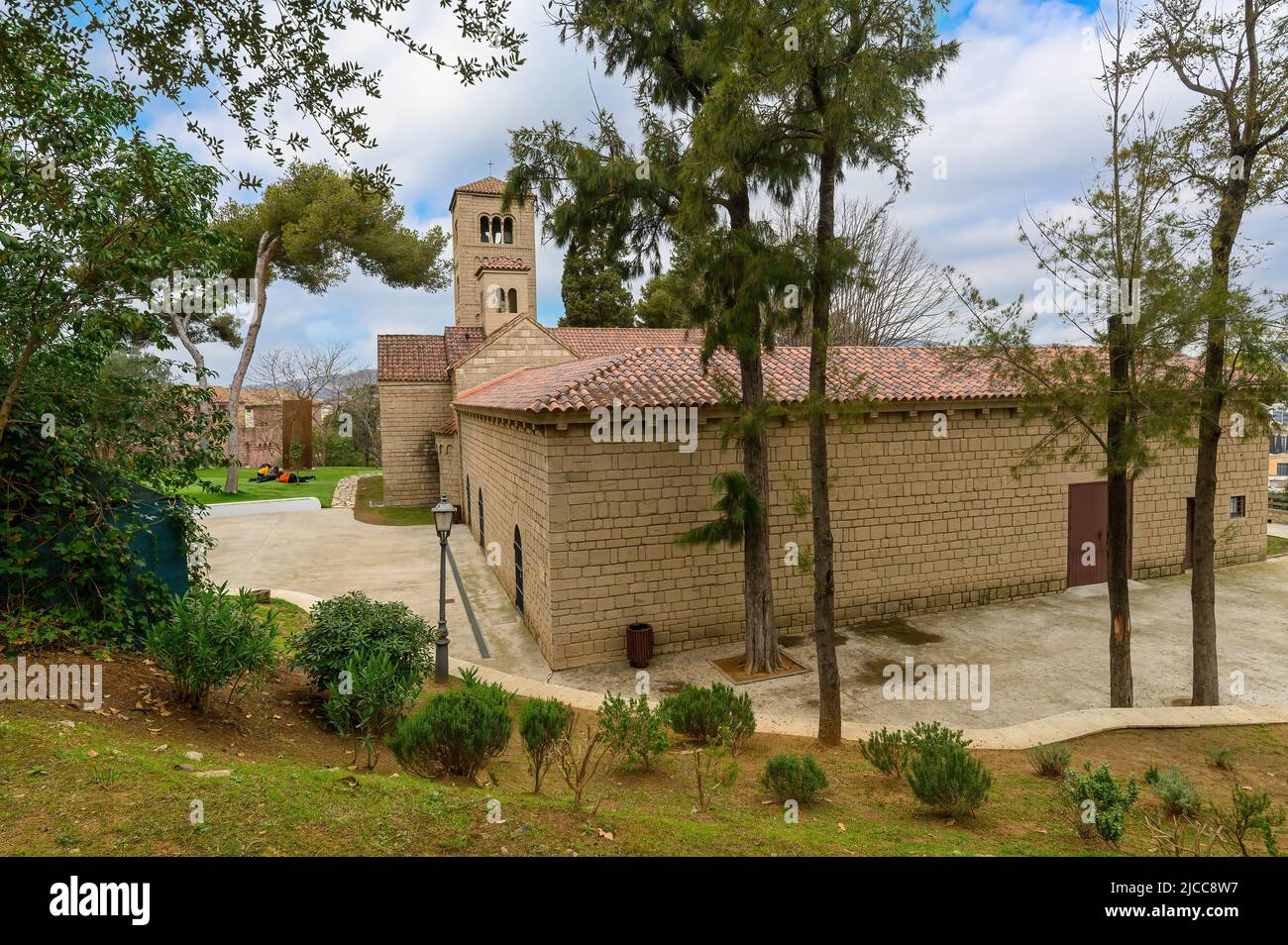 Monastero di Sant Miquel a Poble Espanyol a Barcellona, Spagna - Museo all'aperto, che mostra la tipica architettura regionale della Spagna. Foto Stock