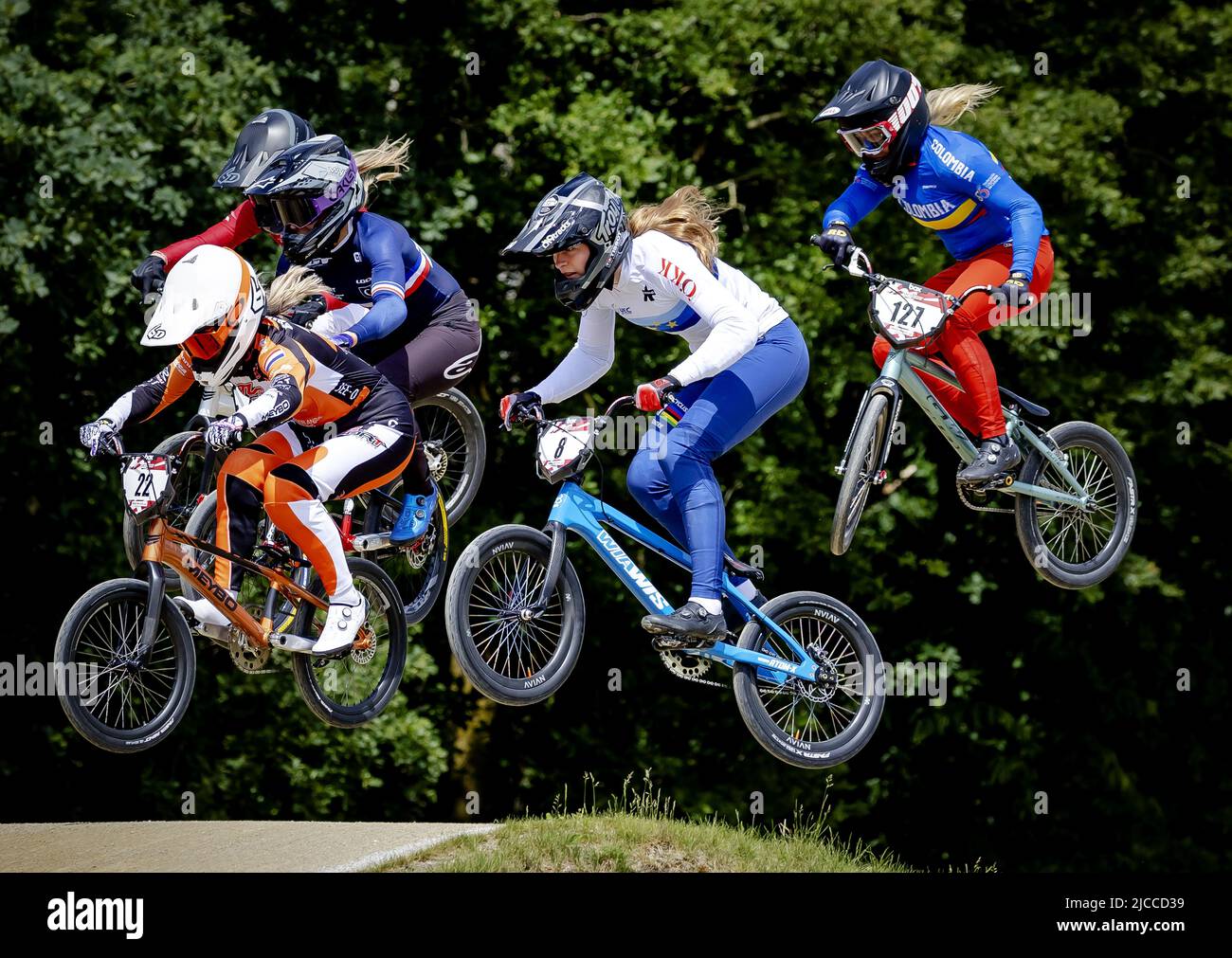 2022-06-12 12:00:23 PAPENDAL - Merel Smulders (22) in azione durante la quarta gara di Coppa del mondo BMX. ANP ROBIN VAN LONKHUIJSEN olanda OUT - belgio OUT Foto Stock