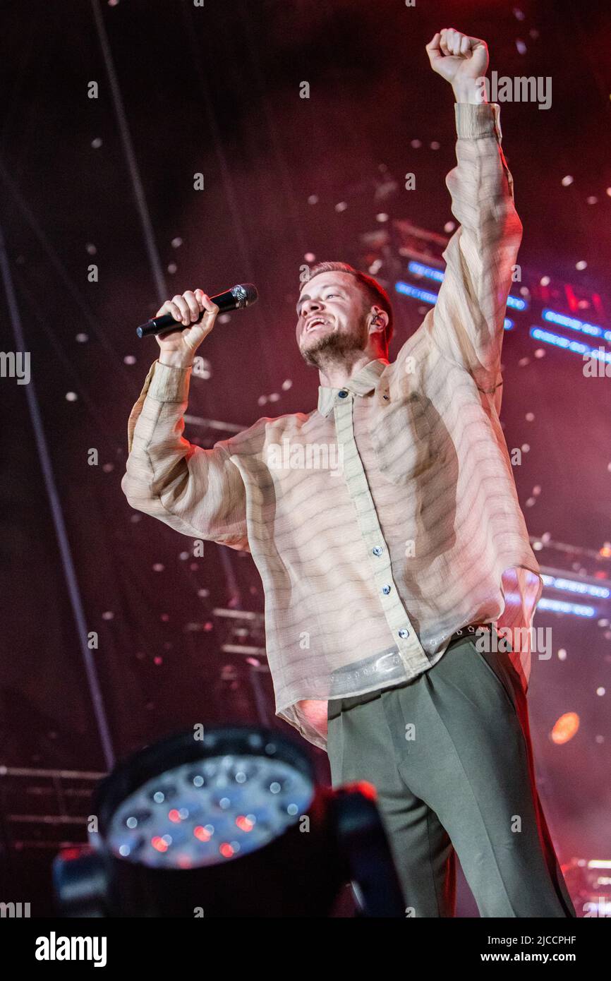 Milano Italia. 11 giugno 2022. La band pop rock statunitense IMAGINE DRAGONS si esibisce dal vivo sul palco all'Ippodromo SNAI la Maura durante il "i-Days Festival 2022". Foto Stock