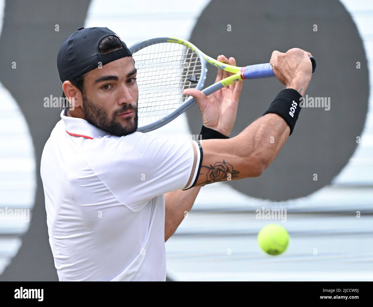 Stoccarda, Germania. 12th giugno 2022. Tennis: ATP Tour - Stoccarda, Singoli, uomini, finale. Murray (Gran Bretagna) - Berrettini (Italia). Matteo Berrettini in azione. Credit: Bernd Weißbrod/dpa/Alamy Live News Foto Stock