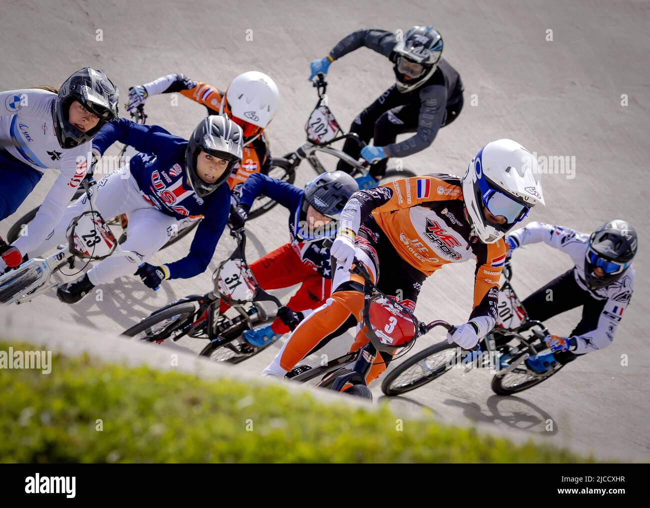 2022-06-12 15:51:48 PAPENDAL - Laura Smulders (3) in azione durante la quarta gara di Coppa del mondo BMX. ANP ROBIN VAN LONKHUIJSEN olanda OUT - belgio OUT Foto Stock