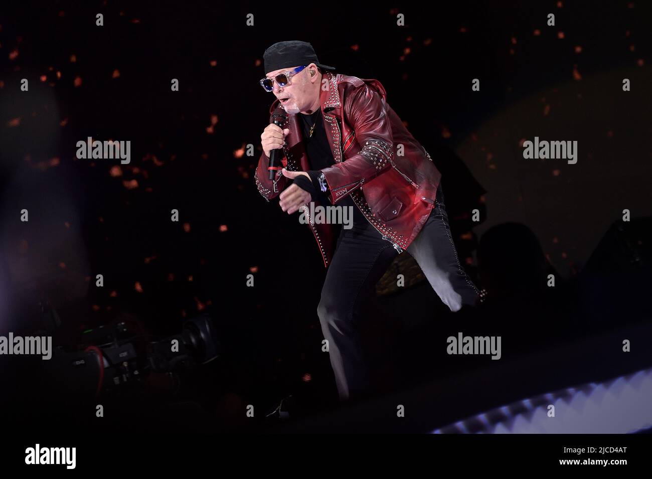 Vasco Rossi si esibisce durante il Vasco Live Tour 2022 al Circo massimo di Roma il 12 giugno 2022 a Roma. Foto Stock