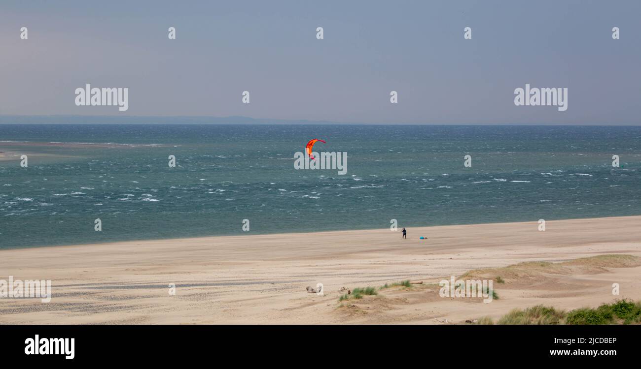 Kite Surfer ad Aber Dyfi Wales Foto Stock