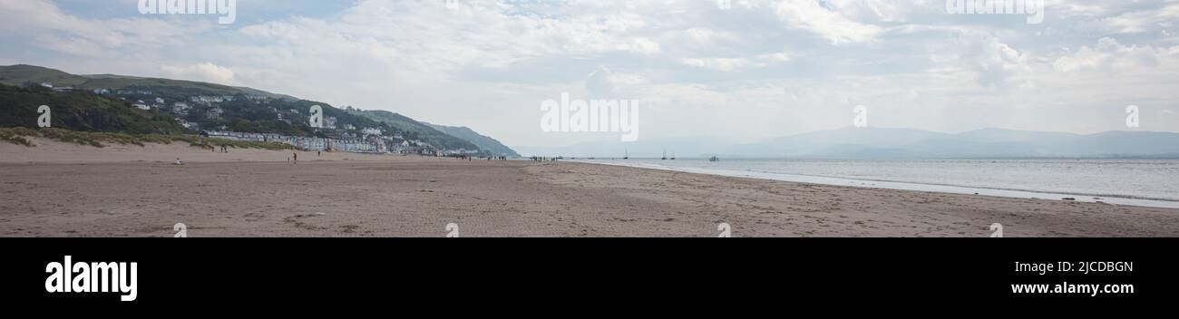 Aber Dyfi Beach e Town Wales Foto Stock