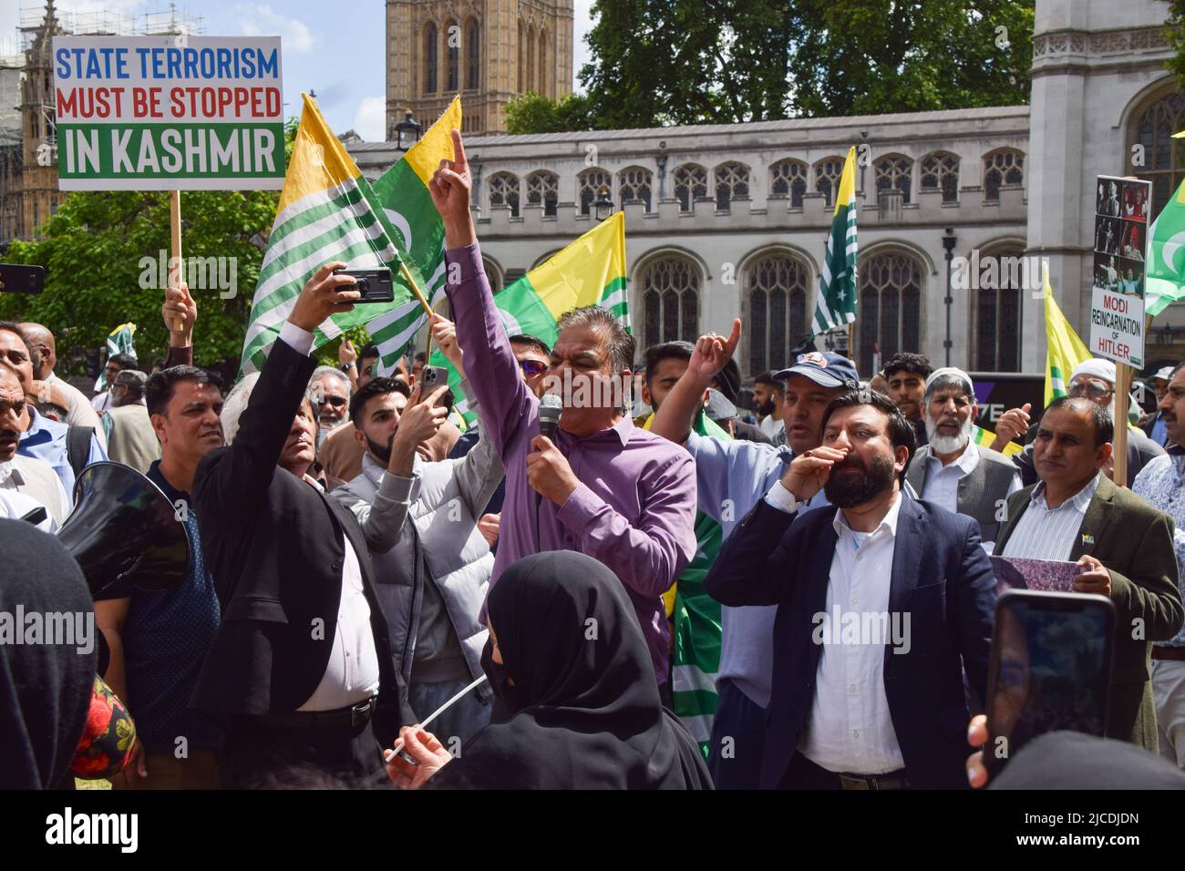 Londra, Regno Unito. 12th giugno 2022. I manifestanti si sono riuniti in Piazza del Parlamento a sostegno del Kashmir e contro il trattamento della regione da parte dell'India. Credit: Vuk Valcic/Alamy Live News Foto Stock