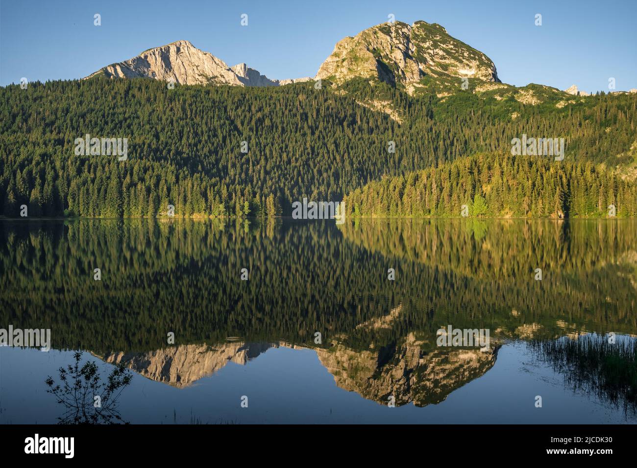 Lago minerale di abano nella valle di Truso, Georgia Foto Stock