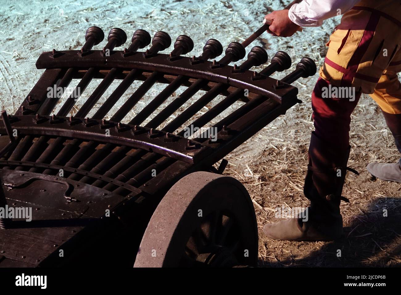 Un cannone rinascimentale ricostruzione fedele della mitragliatrice di Leonardo da Vinci Foto Stock