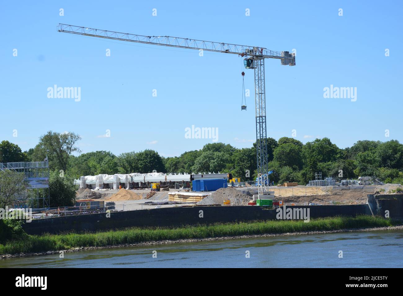 Kostrzyn upon Oder, Polonia - 10 giugno 2021 - Ponte di frontiera tedesco-polacco su Oder in costruzione. (Markku Rainer Peltonen) Foto Stock