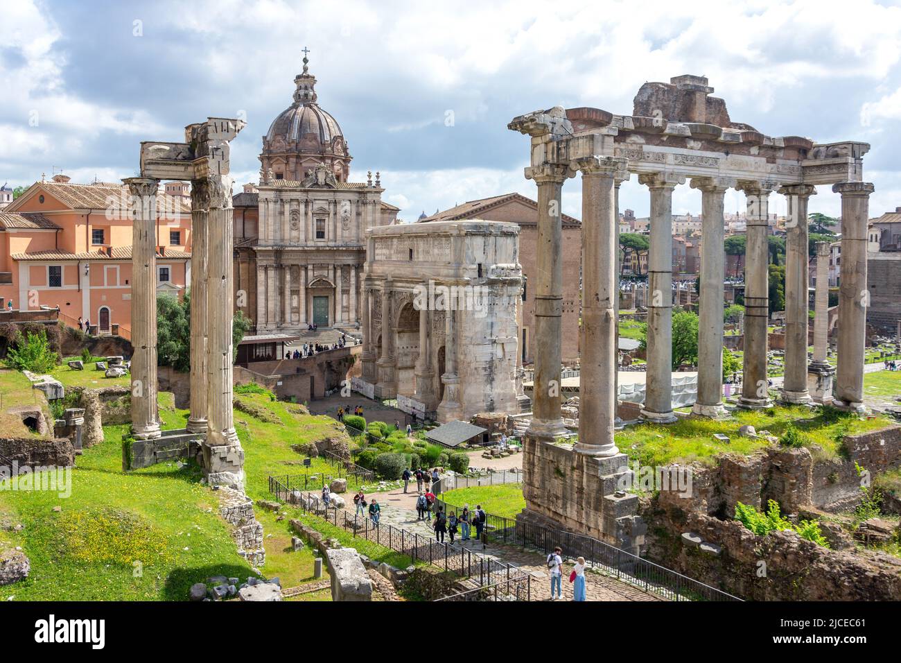 I fori Romani (Foro Romano) sono rovine di Via Monte Tarpeo, Roma Centrale, Roma, Lazio, Italia Foto Stock