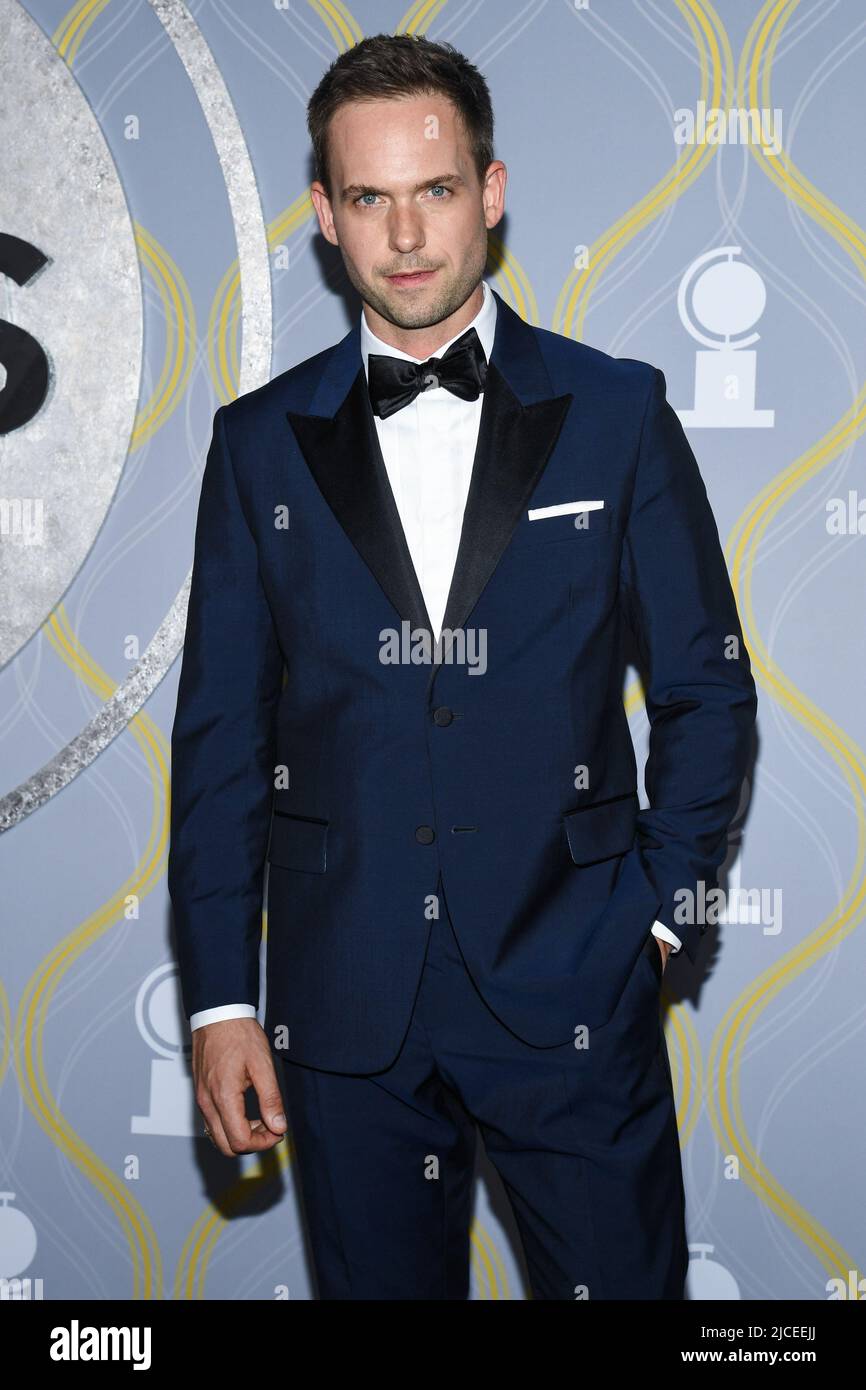 New York, Stati Uniti. 12th giugno 2022. Patrick J. Adams camminando sul tappeto rosso ai 75th annuali Tony Awards tenutisi alla radio City Music Hall di New York la domenica 12 giugno 2022. (Foto di Anthony Behar/Sipa USA) Credit: Sipa USA/Alamy Live News Foto Stock