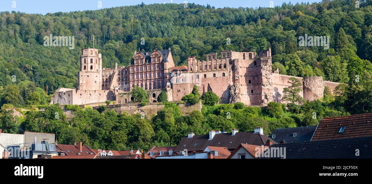 Heidelberg, Germania - 25 agosto 2021: Panorama del Palazzo Heidelburg (Heidelberger Schloss). Foto Stock