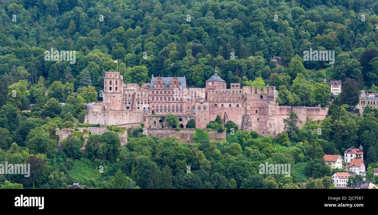 Heidelberg, Germania - 26 agosto 2021: Vista sul Palazzo Heidelberg (Heidelberger Schloss). Foto Stock