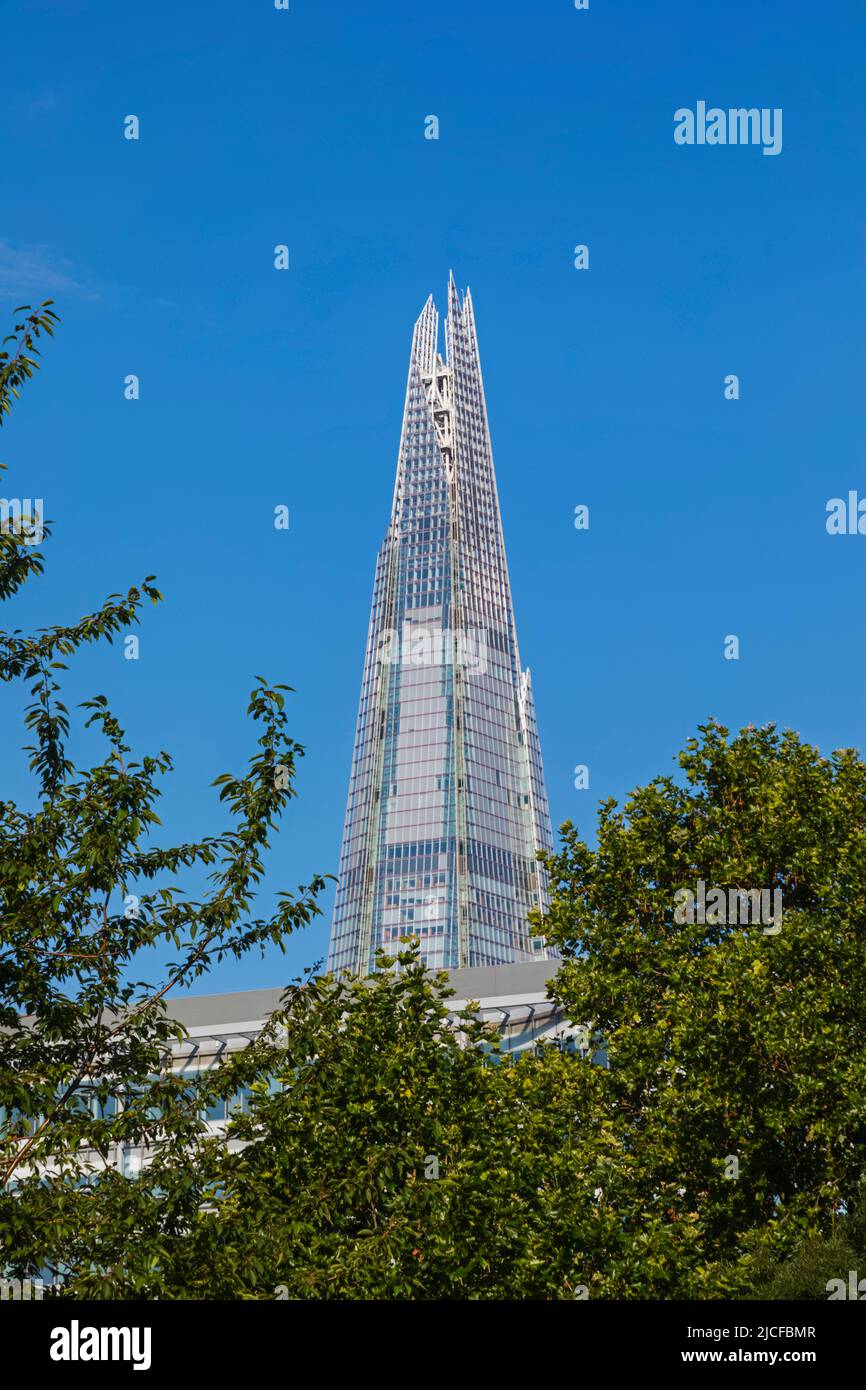 Inghilterra, Londra, Southwark, Potters Field Park e The Shard Foto Stock