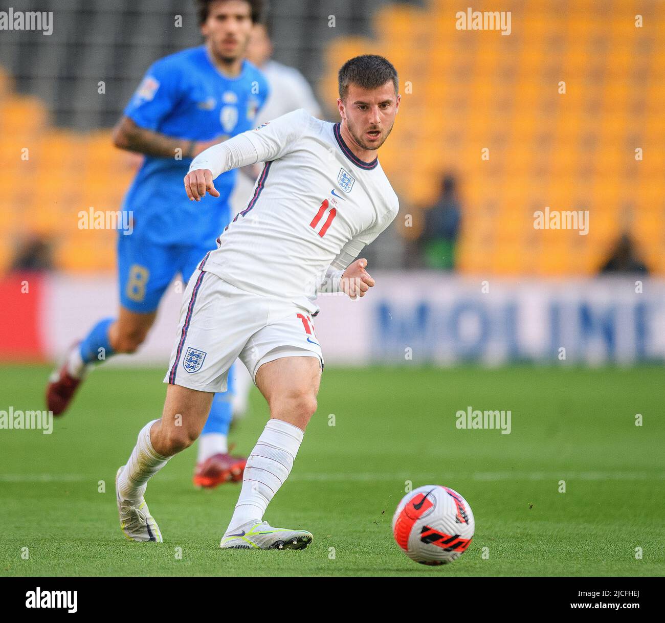 11 giu 2022 - Inghilterra / Italia - Lega delle Nazioni UEFA - Gruppo 3 - Stadio Molineux Mason Mount inglese durante la partita contro l'Italia. Picture Credit : © Mark Pain / Alamy Live News Foto Stock