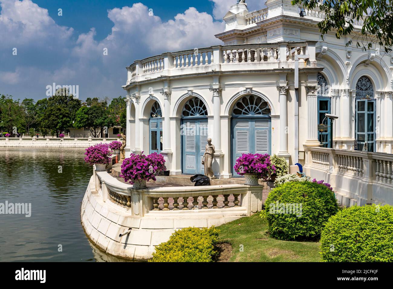 Porta Tewaraj-Kanlai, Bang Pa-in, Palazzo d'Estate della Famiglia reale, Fiume Chao Phraya, Provincia di Phra Nakhon si Ayutthaya, Tailandia Foto Stock