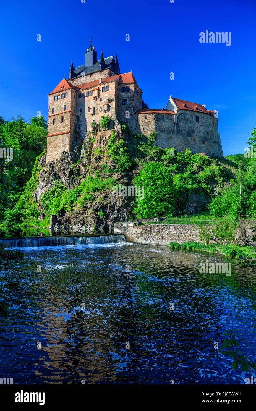 Castello di Kriebstein nella Sassonia centrale: Il più bel castello del cavaliere della Sassonia, è caratterizzato da un sistema di difesa chiuso, completamente conservato e completamente rinnovato del tardo periodo gotico Foto Stock