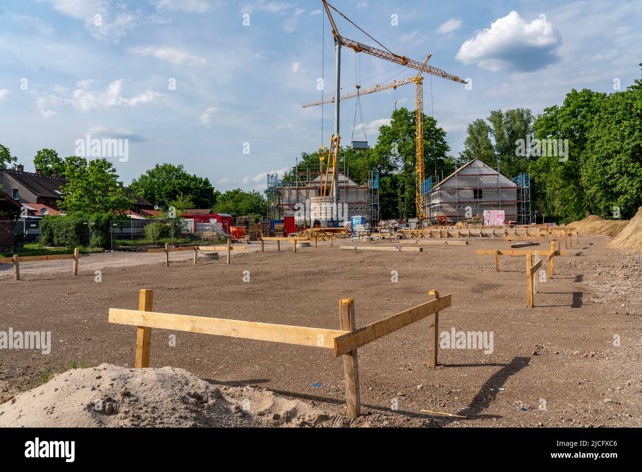 Cantiere di una nuova proprietà immobiliare con 14 case a conduzione familiare, ad Essen Katernberg, due primi edifici sono in conchiglia, il Rema Foto Stock