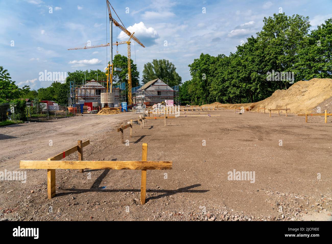 Cantiere di una nuova proprietà immobiliare con 14 case a conduzione familiare, ad Essen Katernberg, due primi edifici sono in conchiglia, il Rema Foto Stock