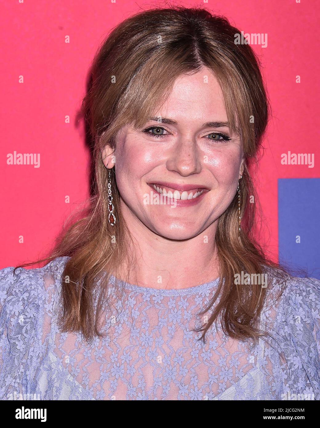 LOS ANGELES, CALIFORNIA, USA - GIUGNO 11: L'attrice australiana Harriet Dyer arriva al G'Day AAA (American Australian Association) Arts Gala 2022 tenuto al JW Marriott Los Angeles L.A. LIVE il 11 giugno 2022 a Los Angeles, California, Stati Uniti. (Foto di Image Press Agency) Foto Stock