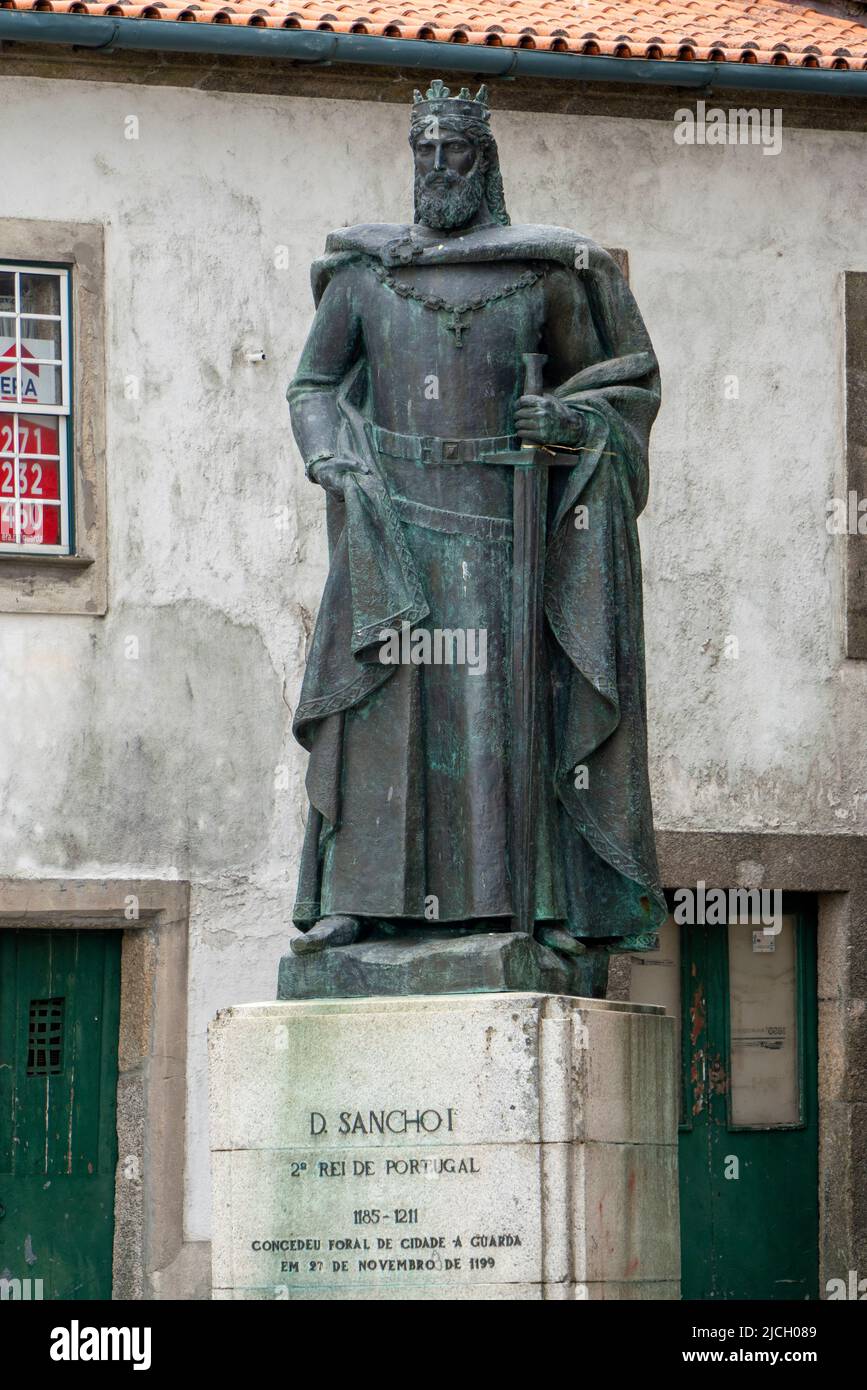 Statua di bronzo di D. Sancho i - il secondo re del Portogallo - a Guarda, Portogallo, Europa Foto Stock