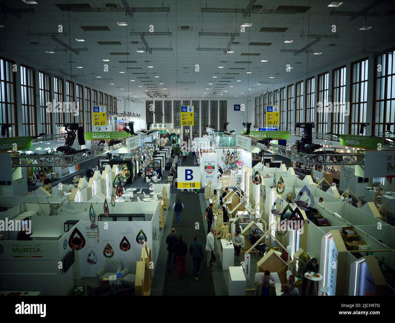 Berlino, Germania. 07th Apr 2022. Atmosfera alla Fruit Logistica, la fiera internazionale della frutta e della verdura, fotografata il 07.04.2022 nelle sale espositive di Berlino Charlottenburg. La fiera principale si è svolta senza i requisiti di Corona. © BY XAMAX Credit: XAMAX/dpa/Alamy Live News Foto Stock