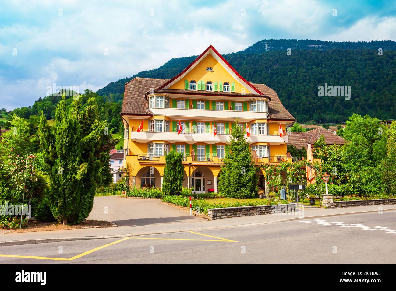 Beauty house a Weggis. Weggis è una città situata sulla riva settentrionale del lago di Lucerna, nel cantone di Lucerna, in Svizzera Foto Stock