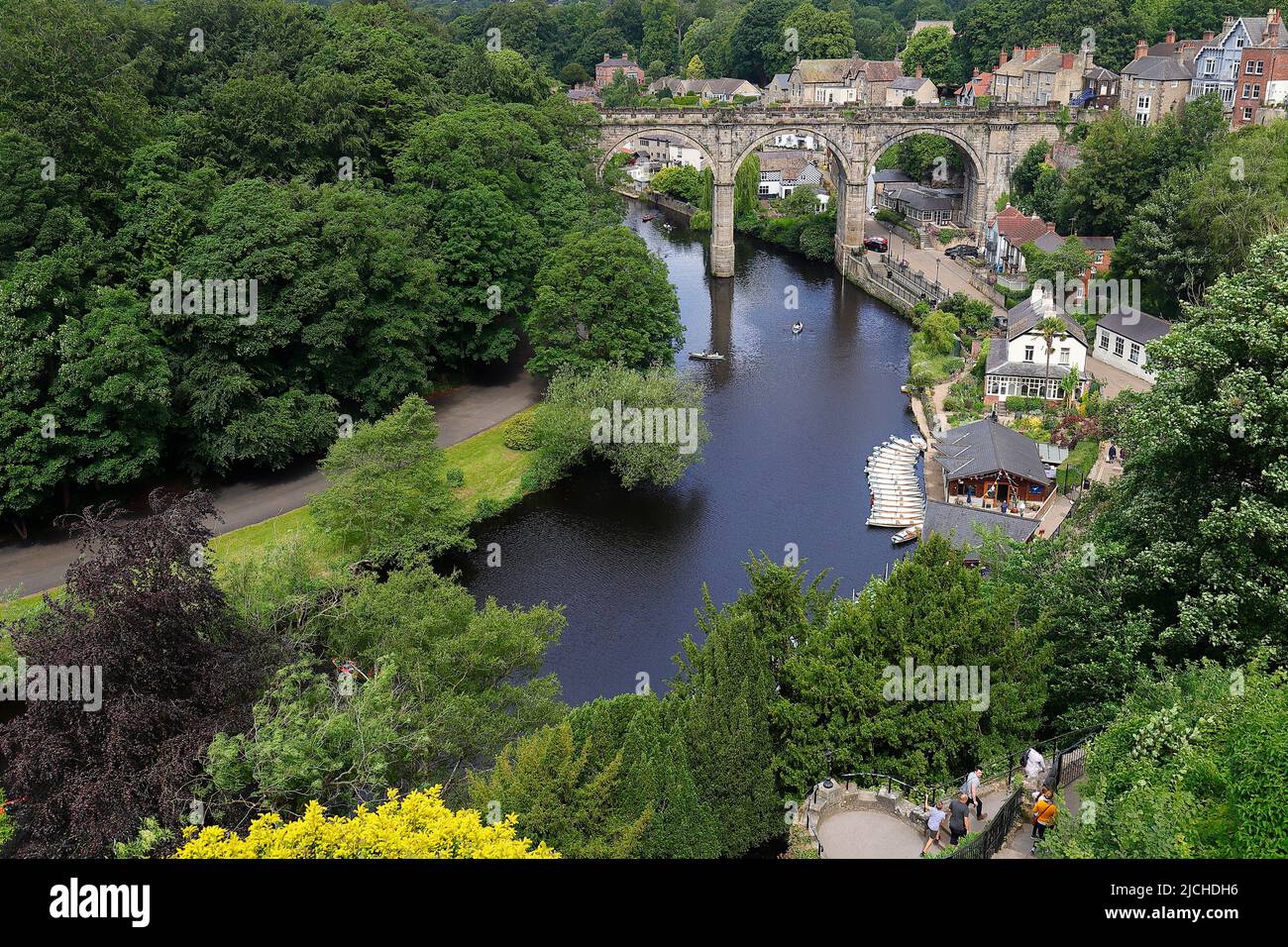 Una vista sul fiume Nidd e Viadotto a Knaresbrough, North Yorkshire, Regno Unito Foto Stock