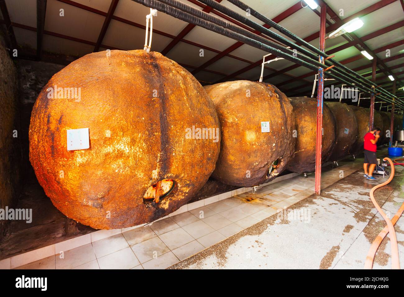 Kvareli, Georgia - 03 settembre 2021: Kindzmarauli Corporation Winery a Kvareli, Kakheti. Kakheti è una regione della Georgia orientale con Telavi Foto Stock