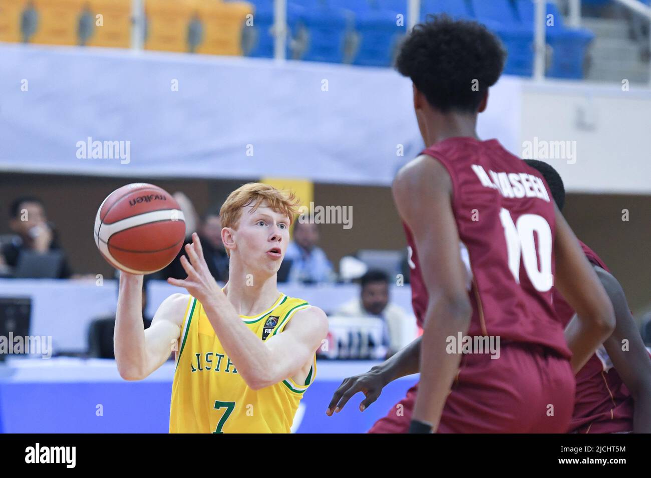 Doha, Qatar. 13th giugno 2022. Joshua Dent della squadra australiana di basket in azione durante la partita del campionato asiatico FIBA U16 del 2022 tra Australia e Qatar al-Gharafa Sports Multi-Purpose Hall. Punteggio finale; Australia 104:27 Qatar. (Foto di Luis Veniegra/SOPA Images/Sipa USA) Credit: Sipa USA/Alamy Live News Foto Stock