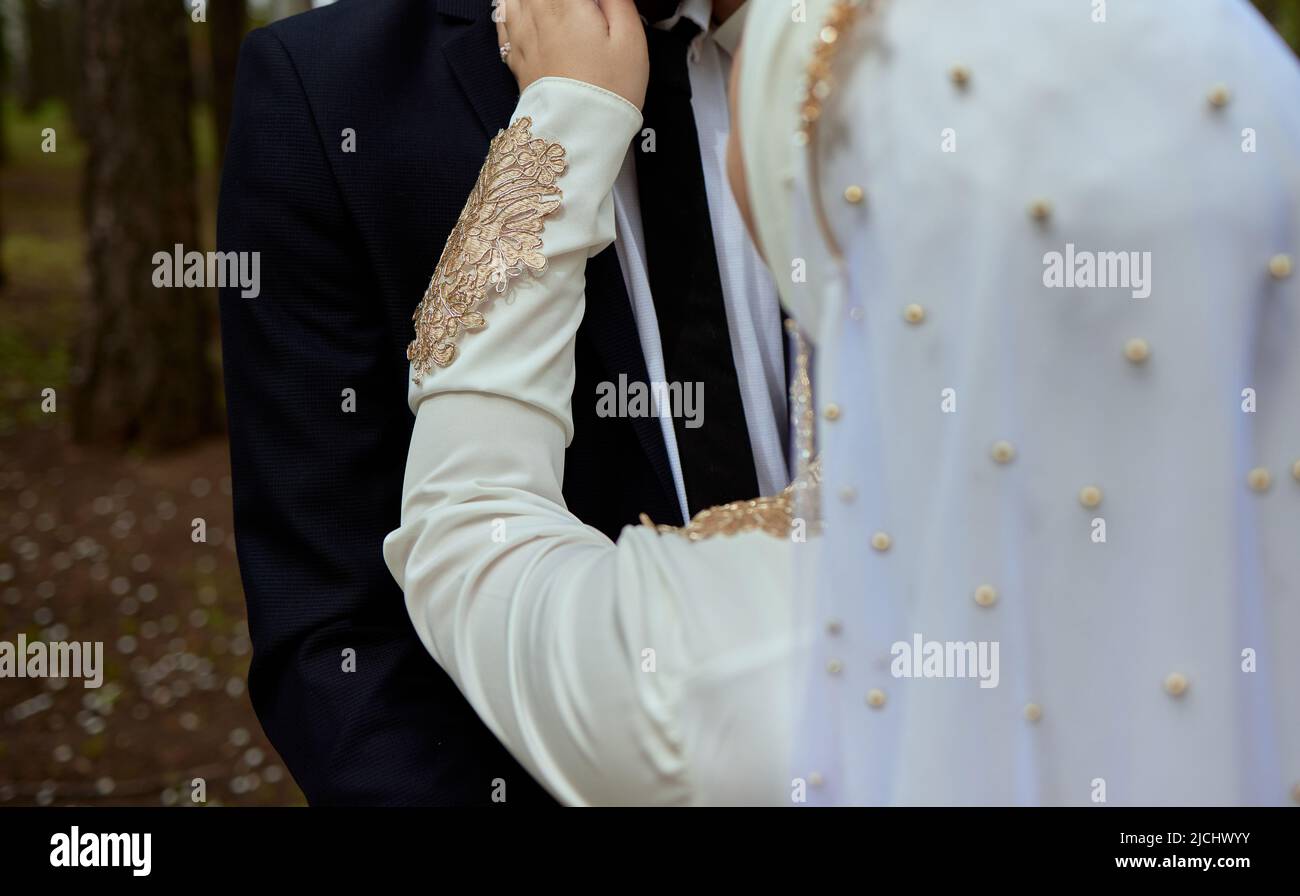 Nozze nazionale. Sposa e lo sposo. Musulmani di nozze giovane durante la cerimonia di matrimonio. Il matrimonio musulmano Foto Stock