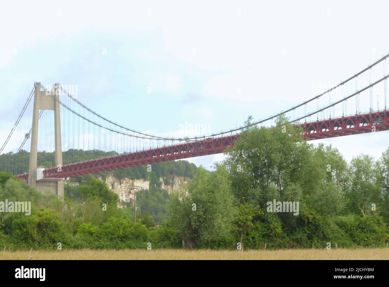 Tancarville, Francia. Giugno 11. 2022. Famoso ponte sospeso che attraversa la Senna. Pont de Tancarville. Foto Stock