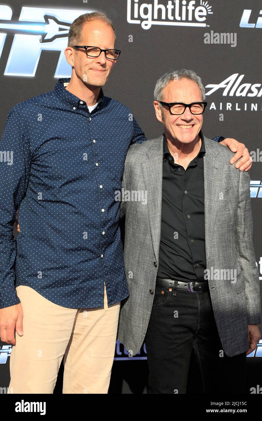 Los Angeles, California. 8th giugno 2022. Pete Doctor, Jim Morris agli arrivi per LIGHTYEAR Premiere, El Capitan Theatre, Los Angeles, CA 8 giugno 2022. Credit: Priscilla Grant/Everett Collection/Alamy Live News Foto Stock