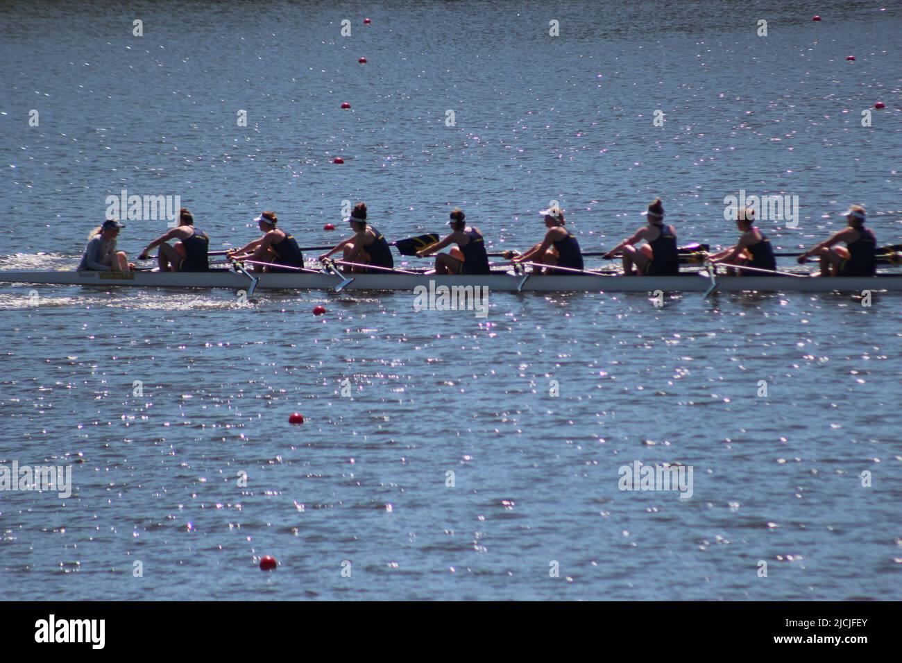 2022 University of Michigan Womens team a Big Ten gara di regata invitazionale Sarasota Florida nathan Benderson Park equipaggio 4 8 persone barche veloce Foto Stock