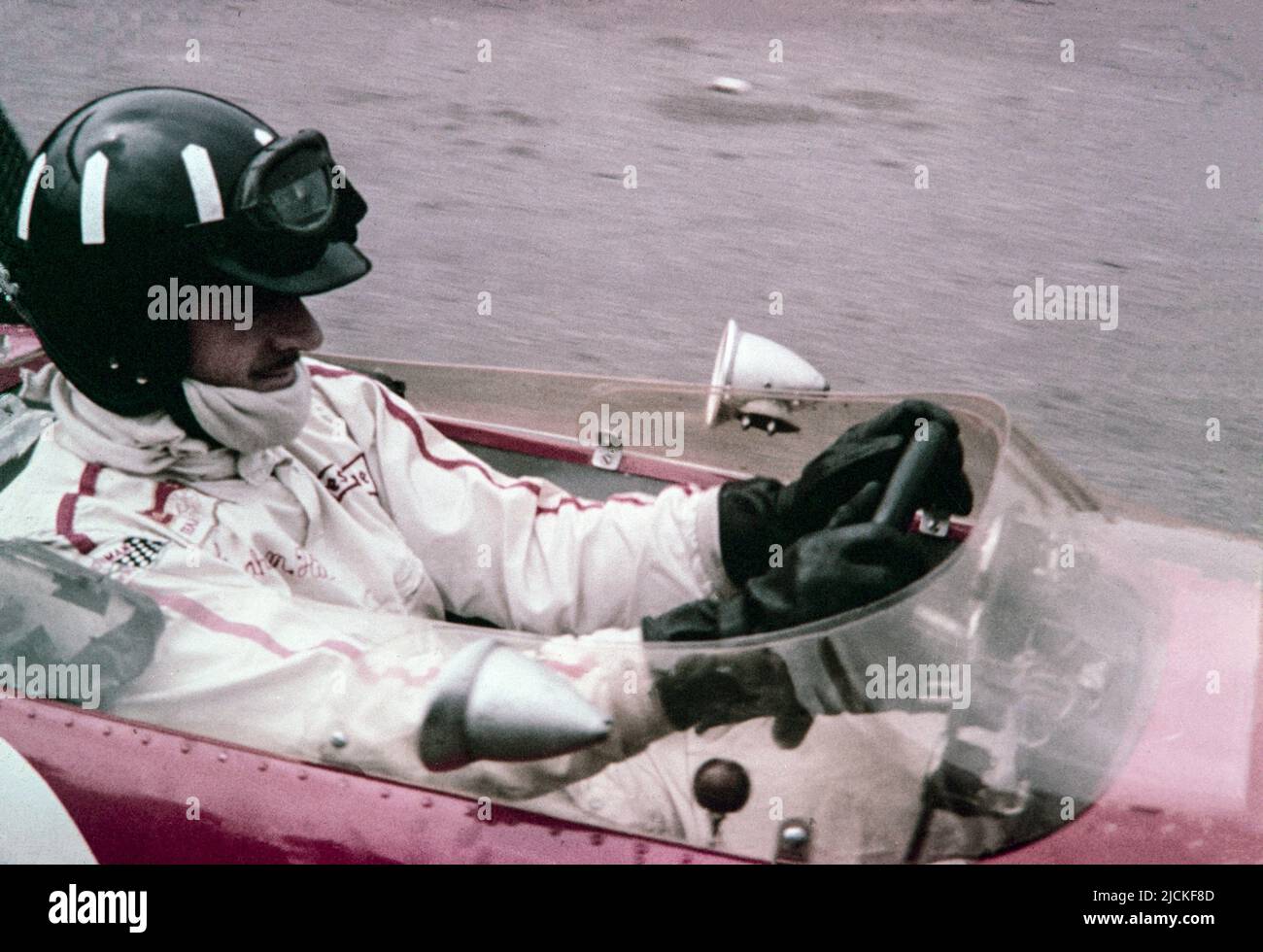 1968 Gran Premio di Formula 1 britannica a Brands Hatch. Graham Hill nell'abitacolo della Lotus 49B del Gold Leaf Team Lotus Racing Team. Foto Stock