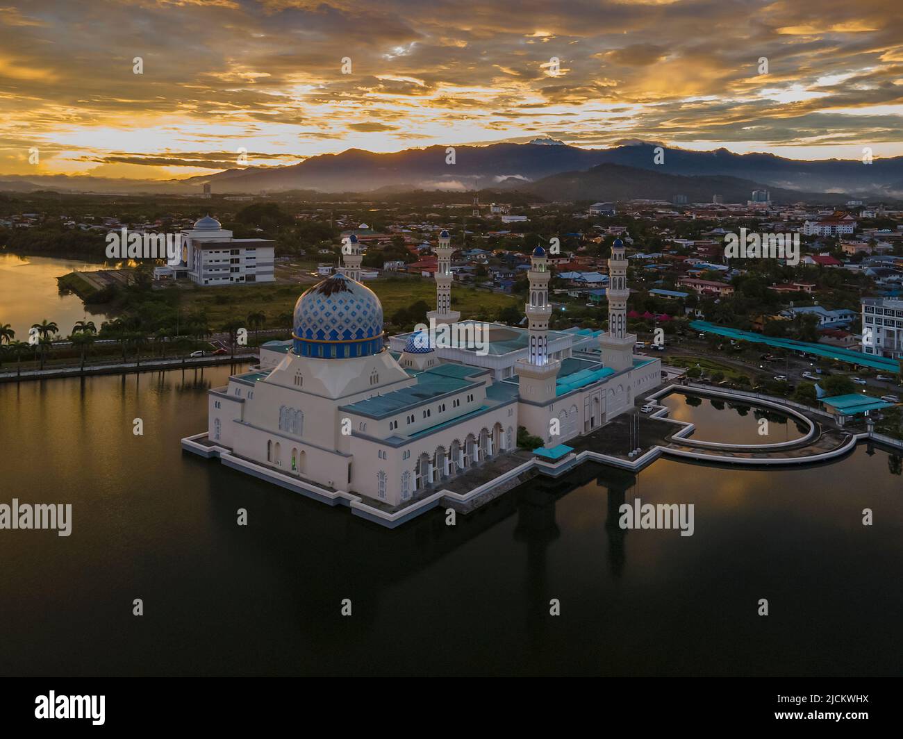 La moschea di Kota Kinabalu City è la seconda moschea principale di Kota Kinabalu dopo la moschea di Stato di Sembulan. Foto Stock