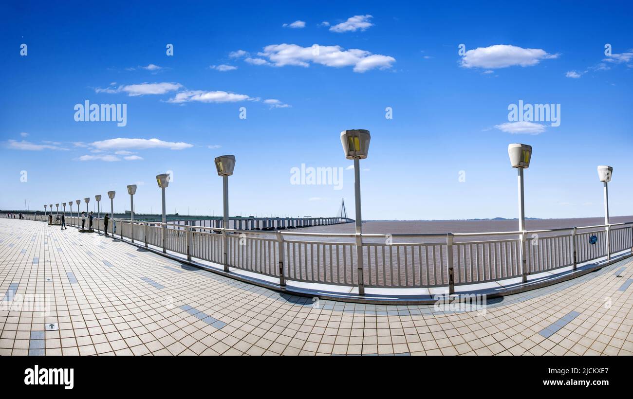 Ningbo cixi città hangzhou Bay Bridge Haitian un continente isola piattaforma nel mare. Foto Stock