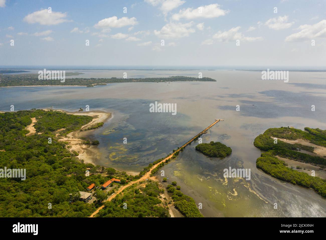 La costa con lagune e insenature in Sri Lanka. Foto Stock