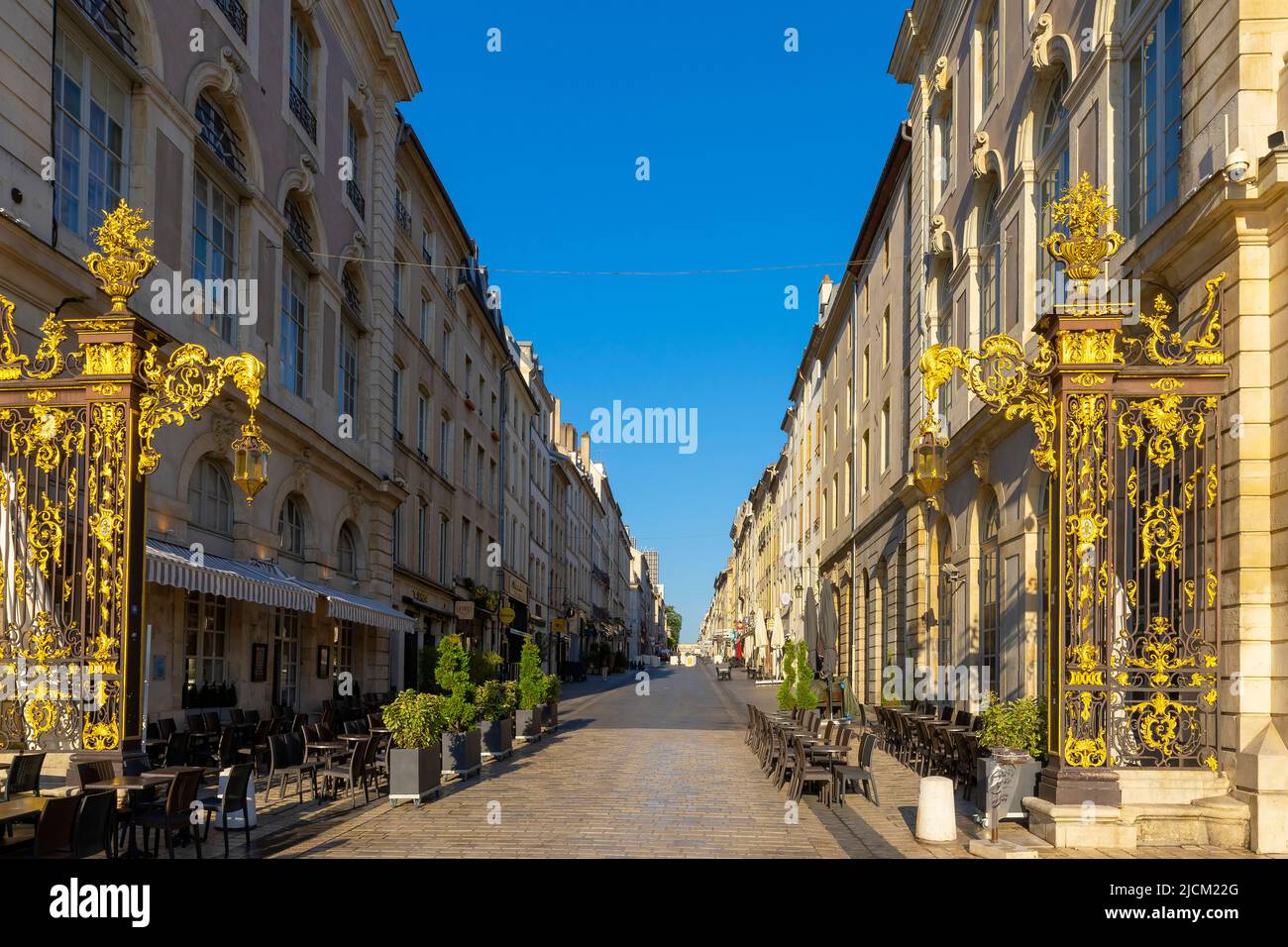 Golden gate in Place Stanislas. Place Stanislas è una grande piazza nella città di Nancy, nella regione storica della Lorena. Francia. Costruito nel 1752-1756 al Foto Stock